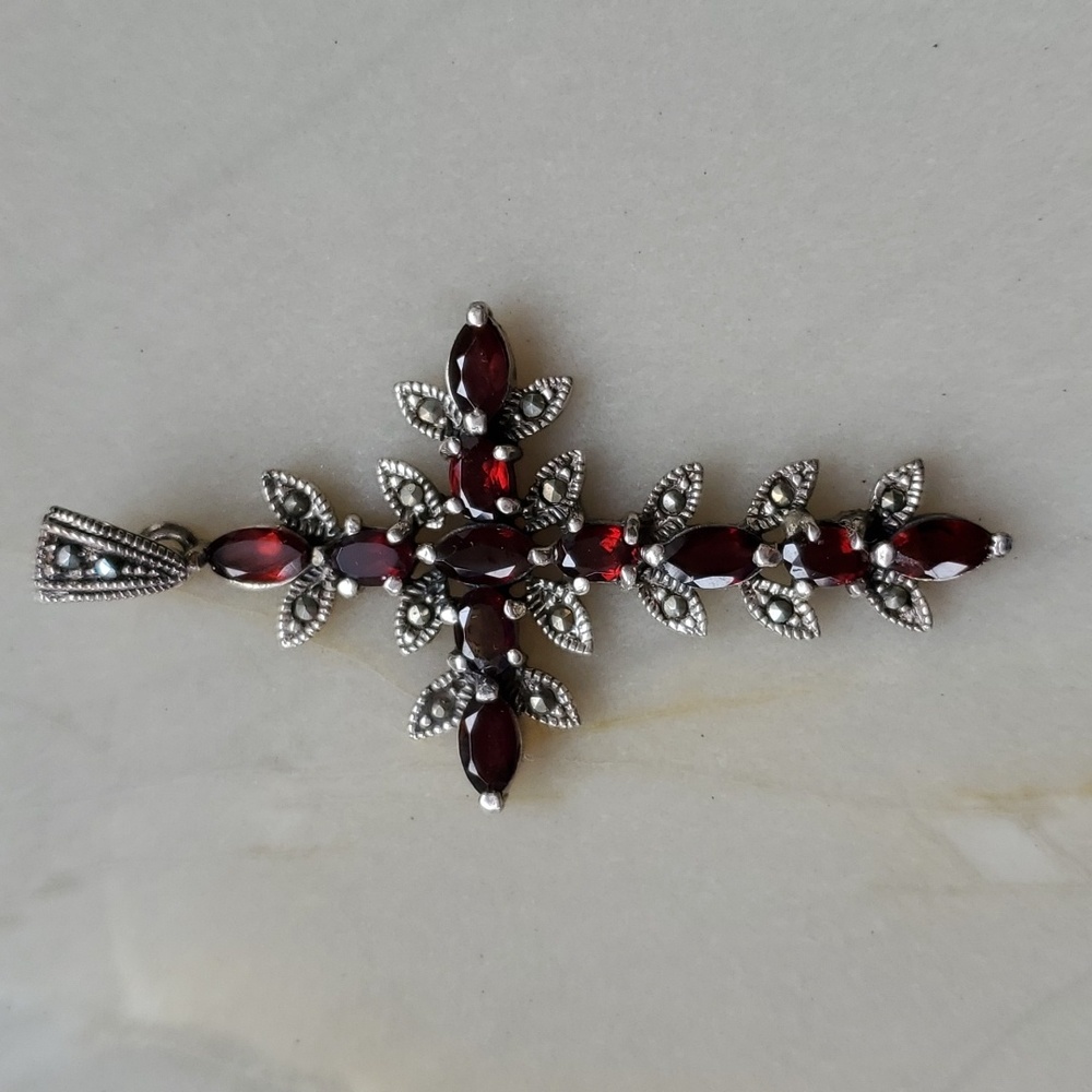 Jeweled cross pendant VINTAGE